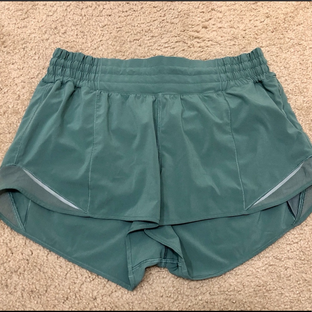 Lululemon HR hotty hot shorts - Picture 2 of 7